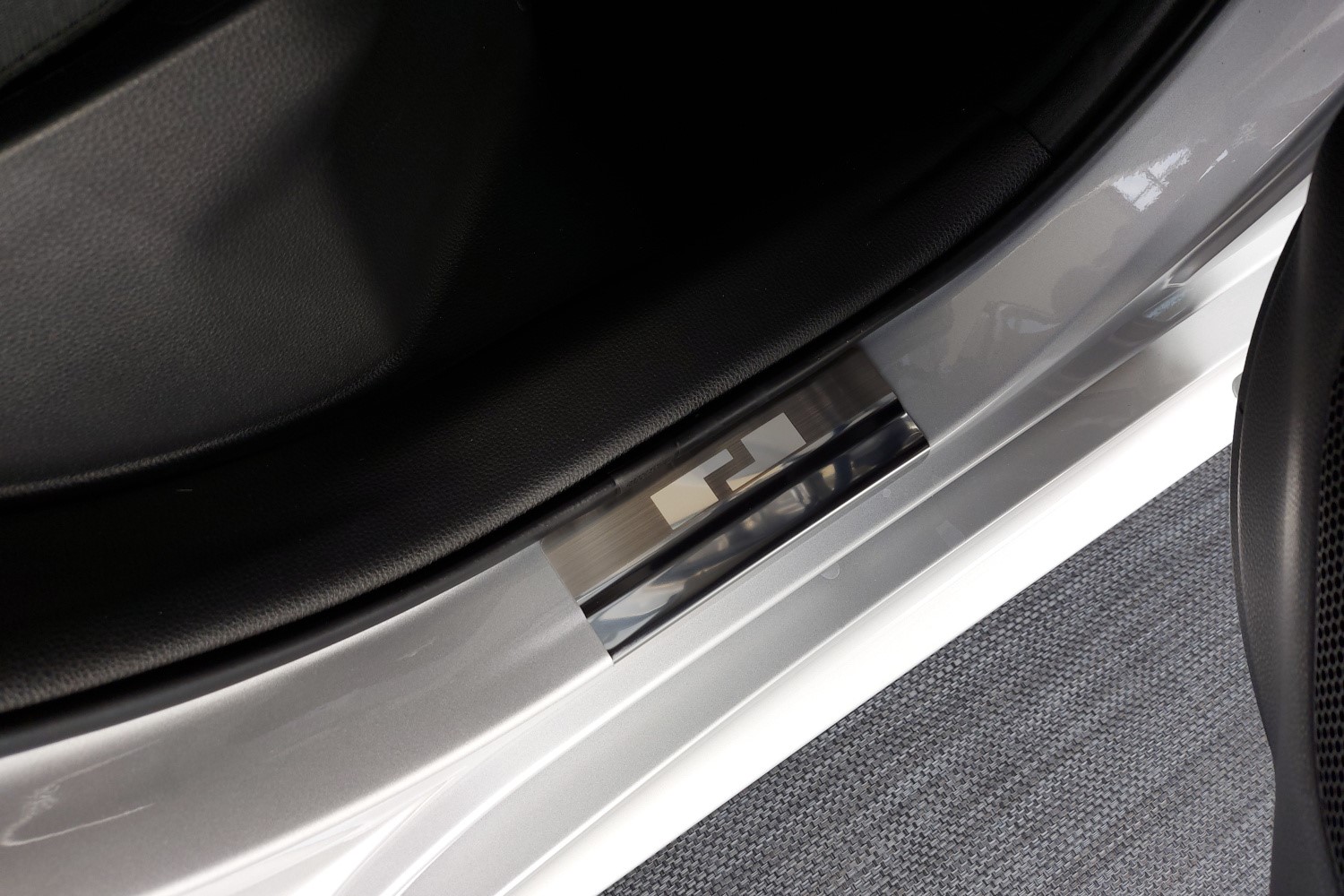 Door sill plates Toyota Yaris (XP21) 2020-present 5-door hatchback  stainless steel