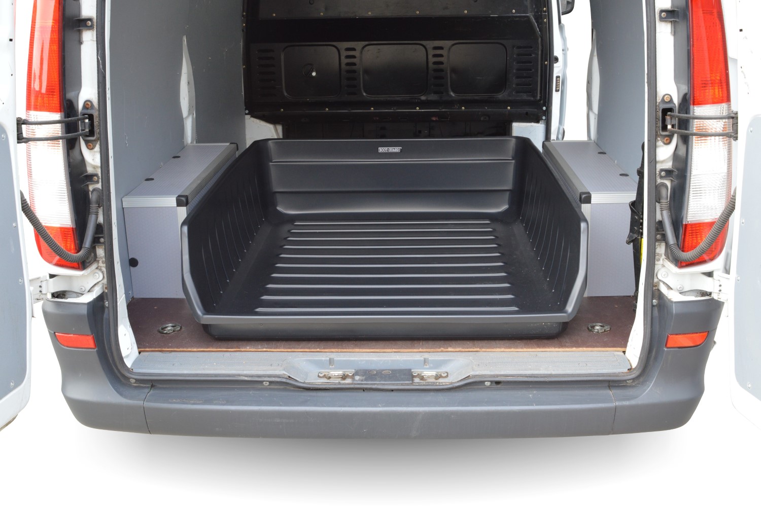 Van storage bin Boot-Guard (3) Van storage bin Boot-Guard (3)