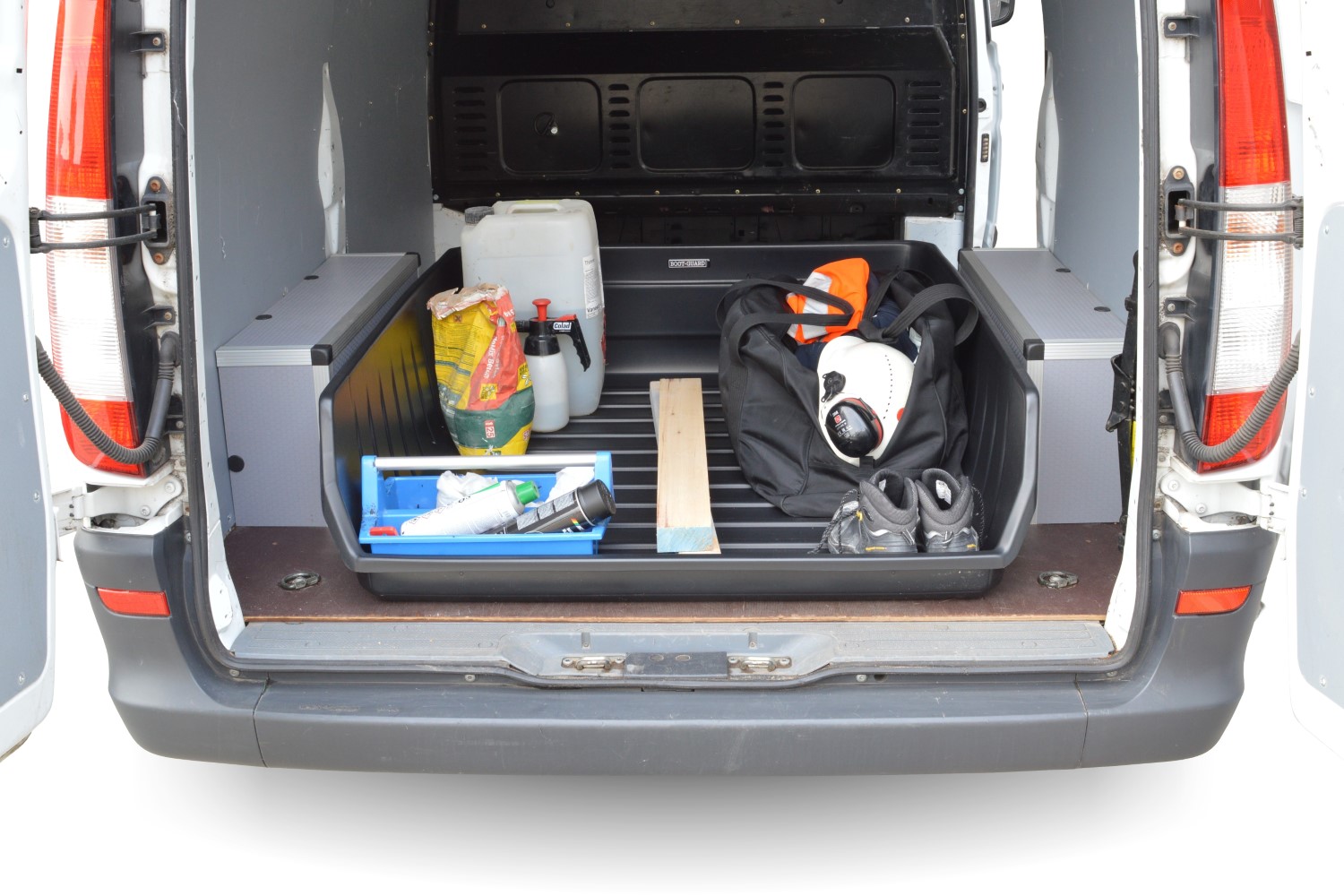 Van storage bin Boot-Guard (4) Van storage bin Boot-Guard (4)