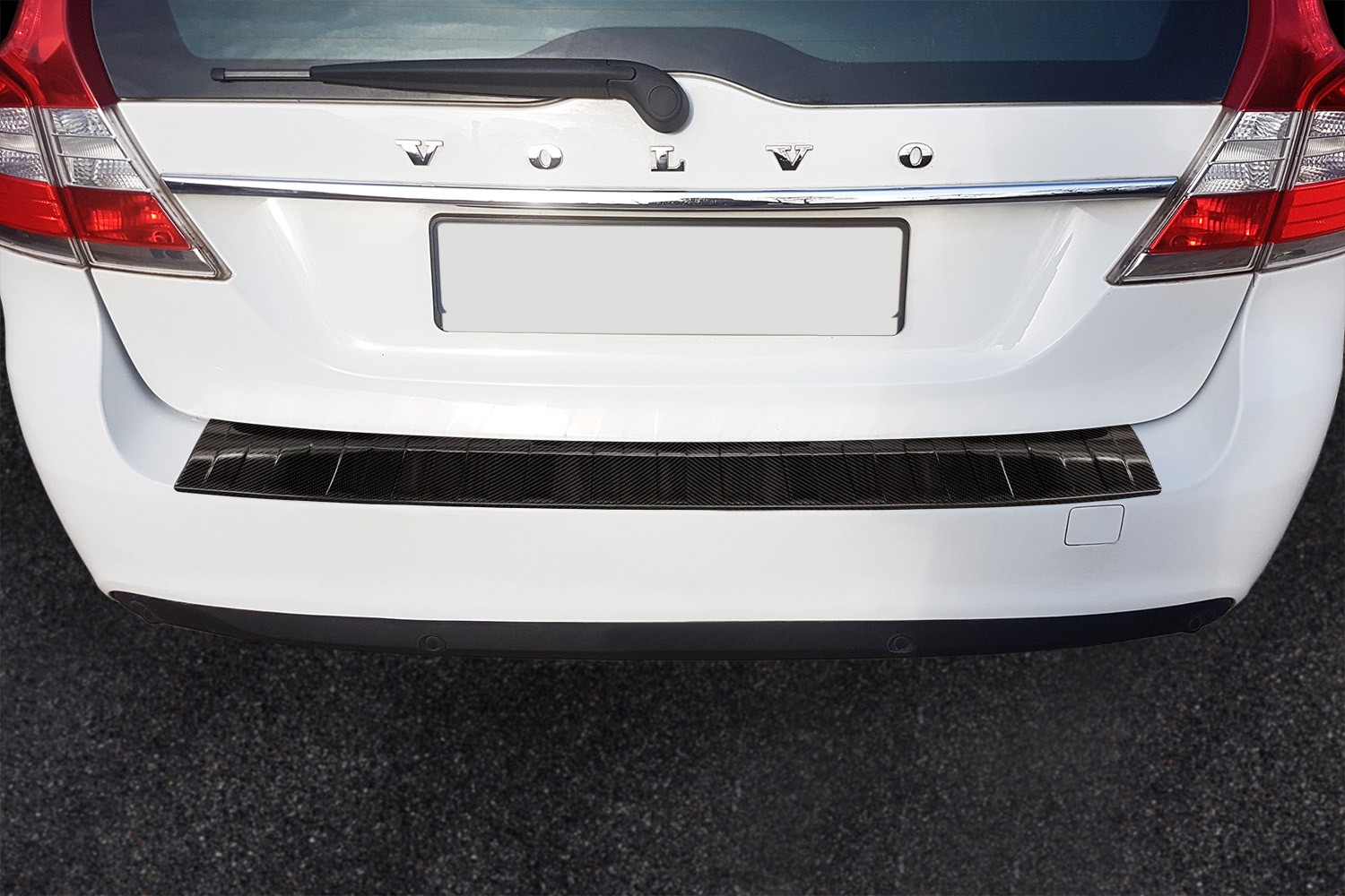 Rear bumper protector Volvo V70 (P24) carbon CarPartsExpert