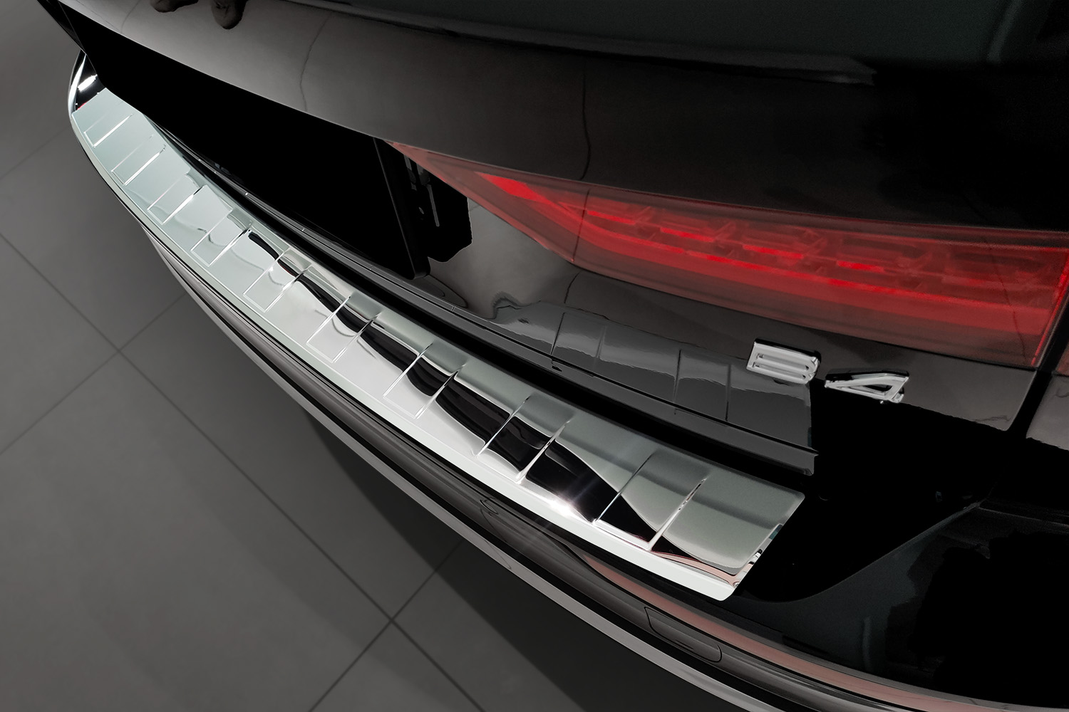 Protection de seuil de coffre convient à Volvo V60 II 2018-présent break acier inox brillant