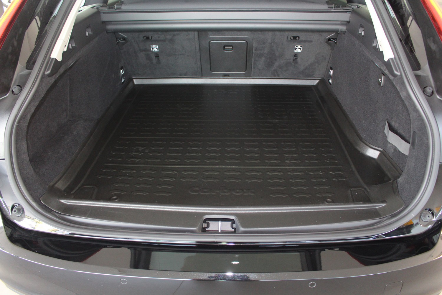 Kofferraumwanne passend für Volvo V90 II 2016-heute Kombi Carbox Form PE Gummi - schwarz