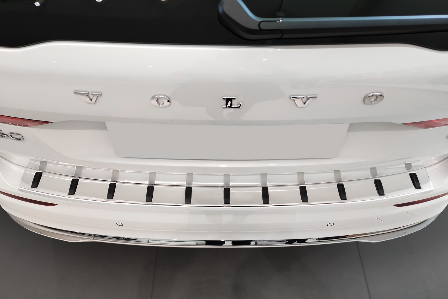Ladekantenschutz passend für Volvo XC60 II 2017-heute Edelstahl gebürstet - Strong
