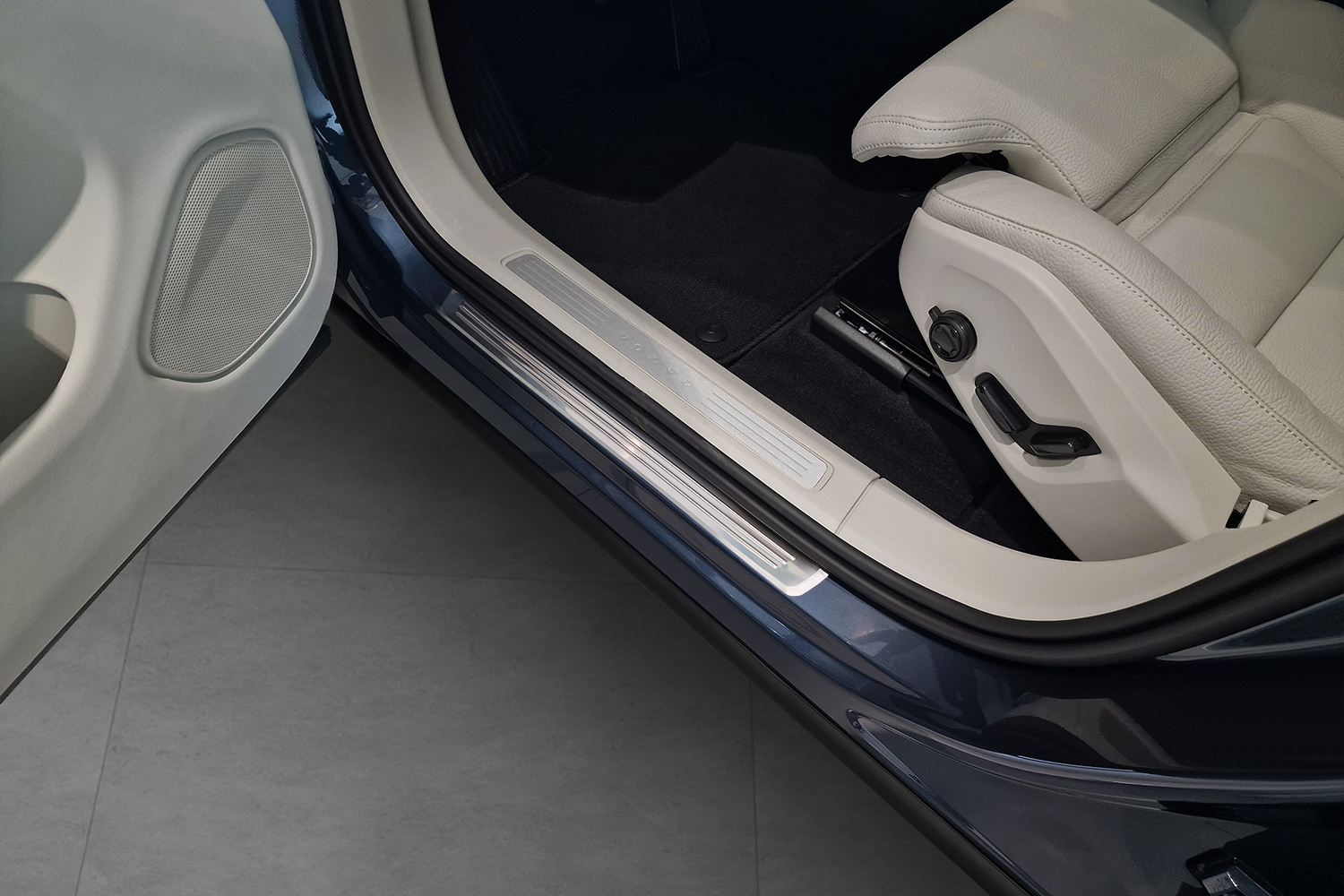 Door sill plates suitable for Volvo XC60 II 2017-present stainless steel brushed 4 pieces