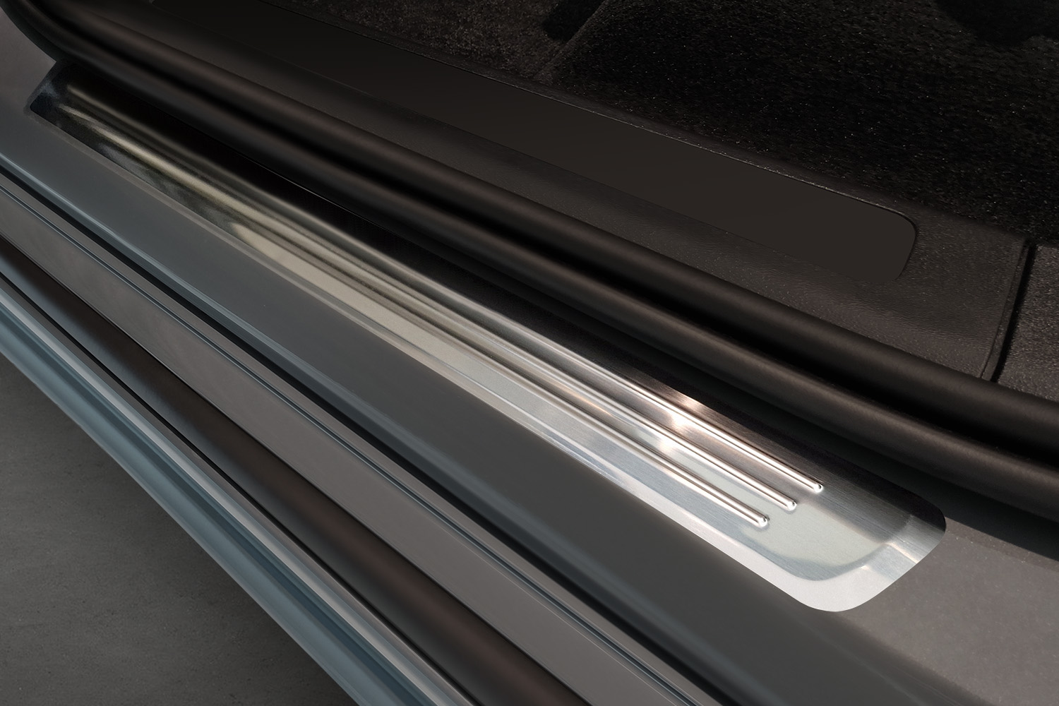Door sill plates suitable for Volvo XC90 II 2015-present stainless steel brushed 4 pieces (2)