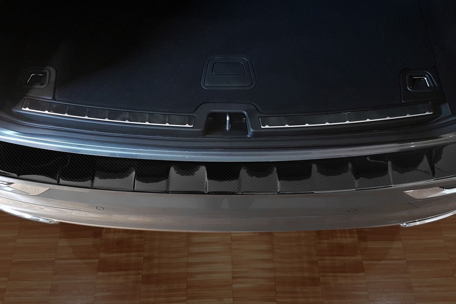 Rear bumper protector Volvo XC60 II carbon CarPartsExpert