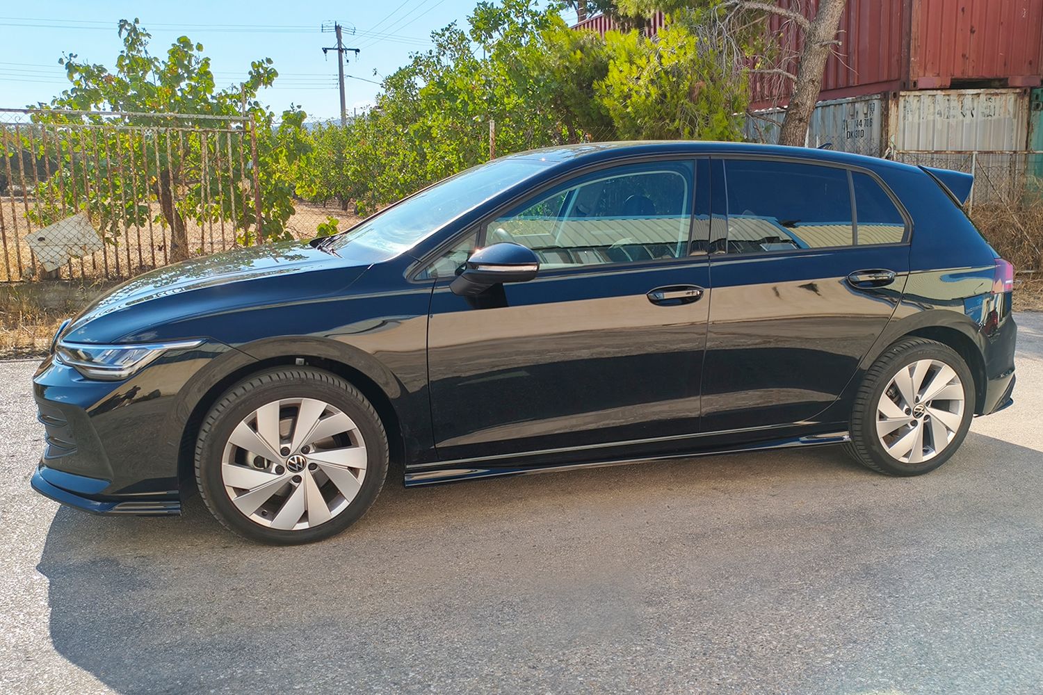 Side skirts suitable for Volkswagen Golf VIII (CD) 2020-present 5-door hatchback - painted (2) Side skirts suitable for Volkswagen Golf VIII (CD) 2020-present 5-door hatchback - painted (2)