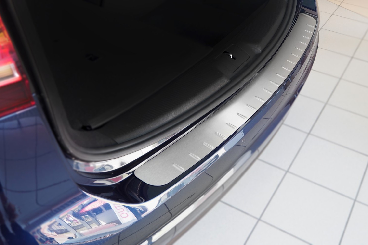 Protection de seuil de coffre Volkswagen Sharan II (7N) acier inox haute  brillance
