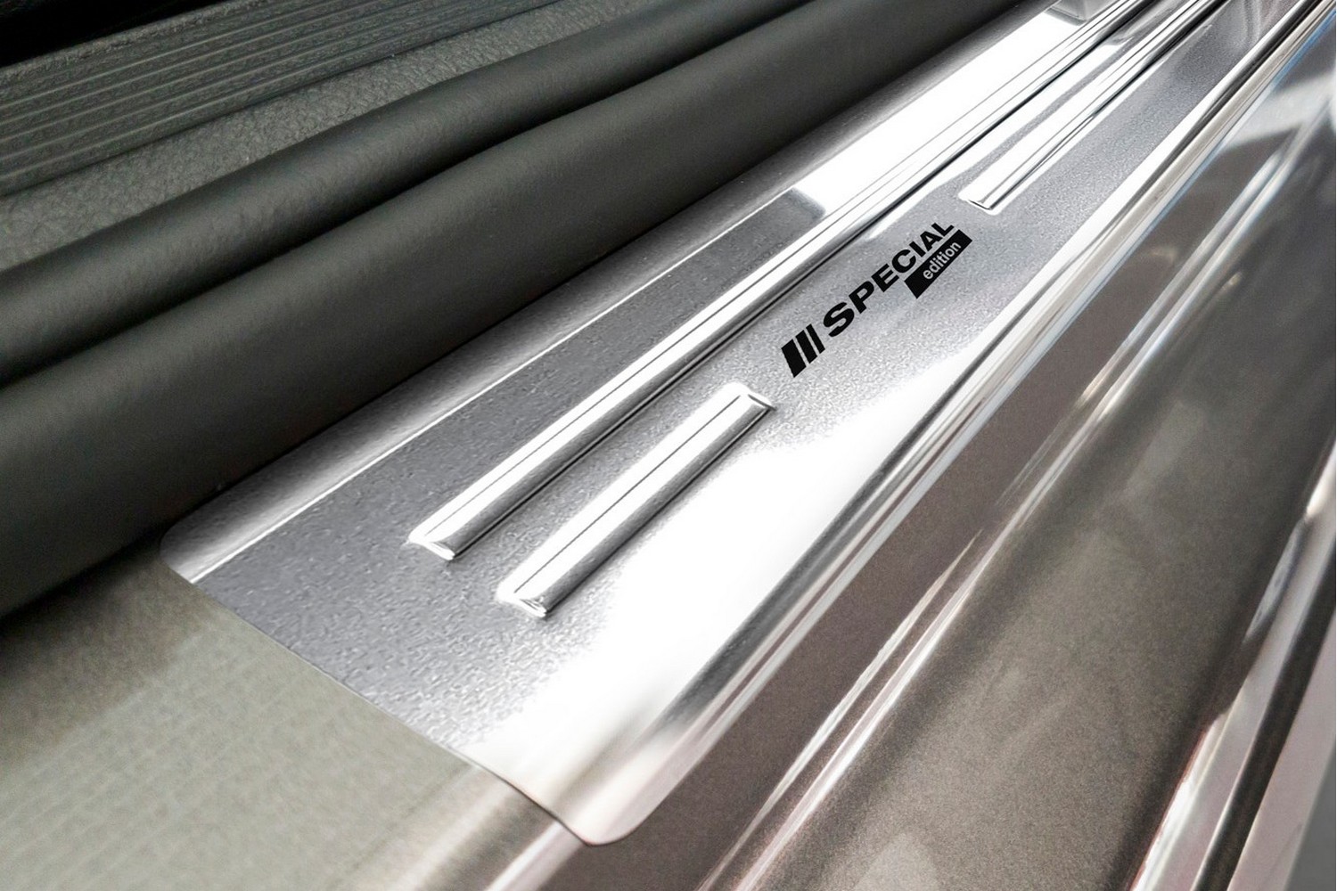 Door sill plates suitable for Volkswagen Golf VII (5G) 2012-2020 5-door hatchback stainless steel brushed 4 pieces (3) Door sill plates suitable for Volkswagen Golf VII (5G) 2012-2020 5-door hatchback stainless steel brushed 4 pieces (3)