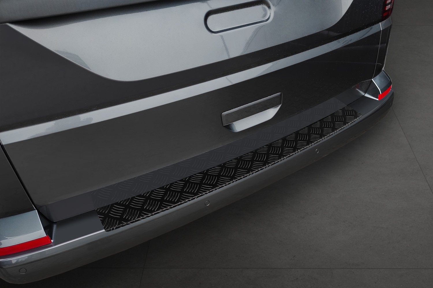 Rear bumper protector Volkswagen Transporter T6 - T6.1 2015-present aluminium diamond plate matt black
