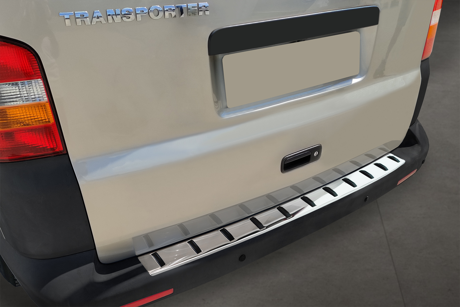 Protection de seuil de coffre convient à Volkswagen Transporter T5 2003-2015 acier inox brossé - Strong