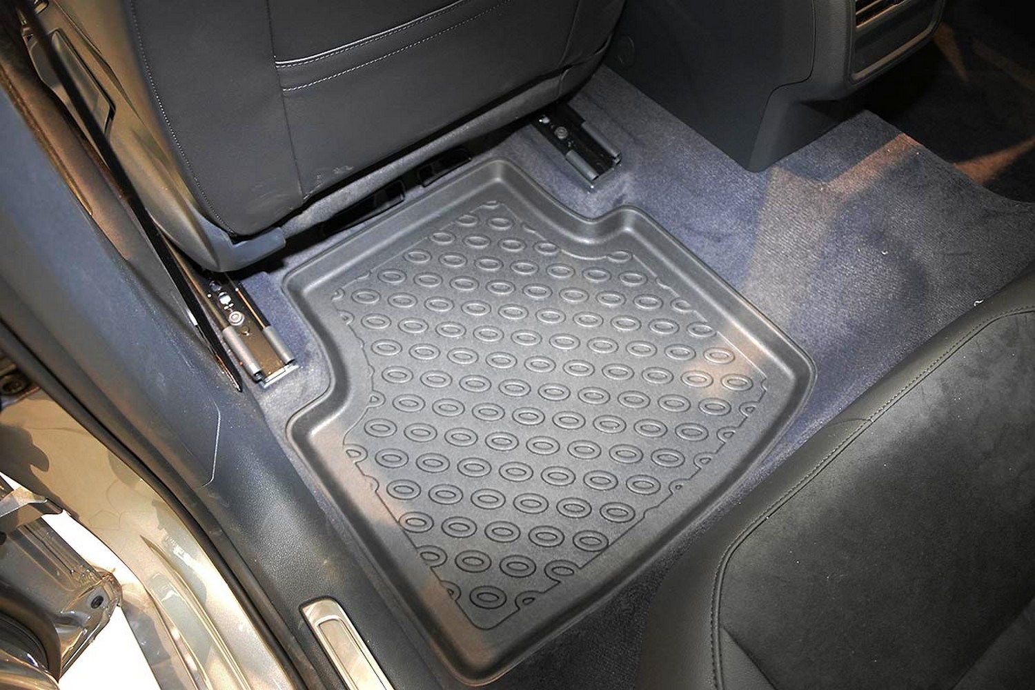 Car mats suitable for Volkswagen Arteon 2017-present 5-door hatchback Cool Liner PE/TPE rubber (VW1ARFM-C) (4)