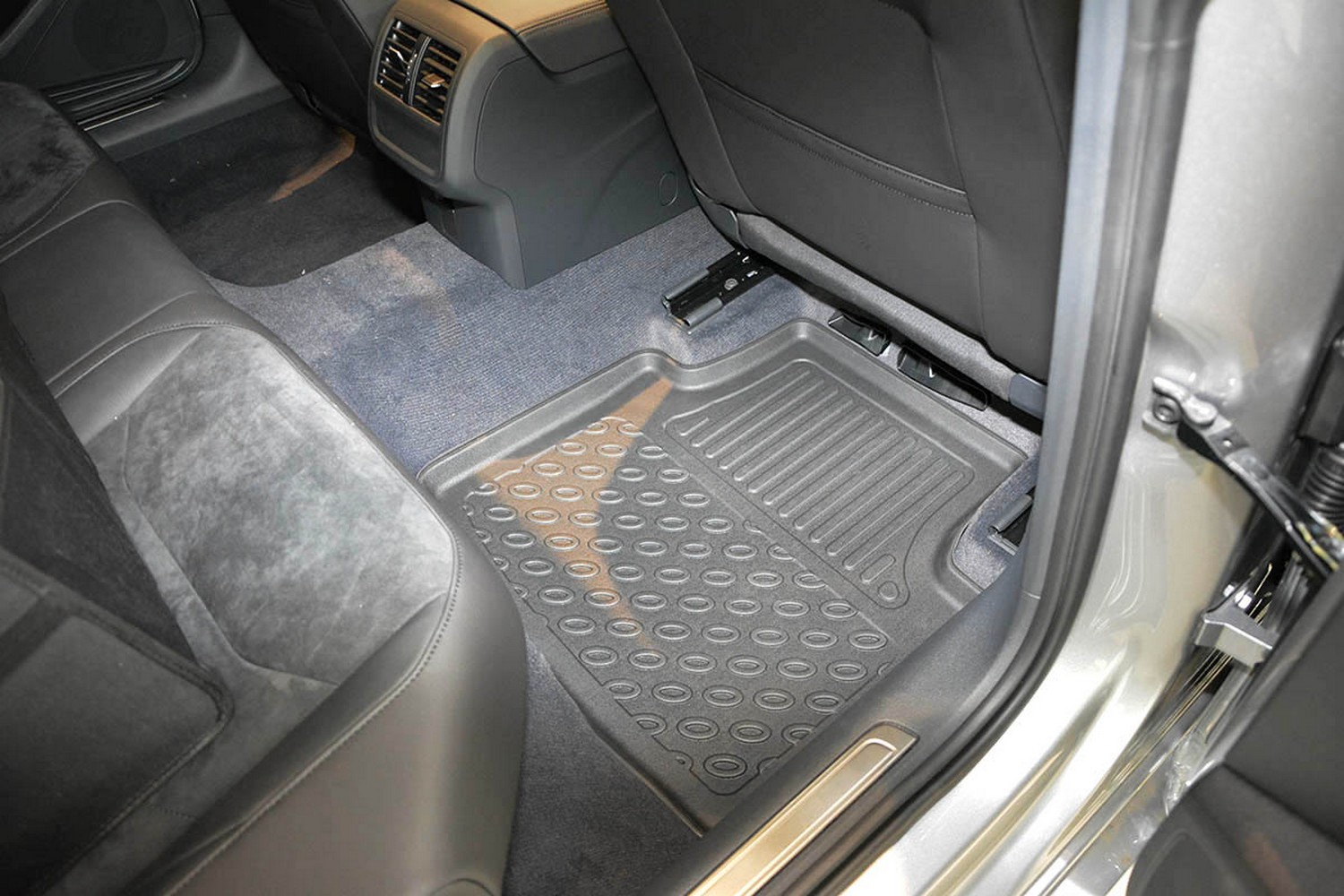 Car mats suitable for Volkswagen Arteon 2017-present 5-door hatchback Cool Liner PE/TPE rubber (VW1ARFM-C) (5)