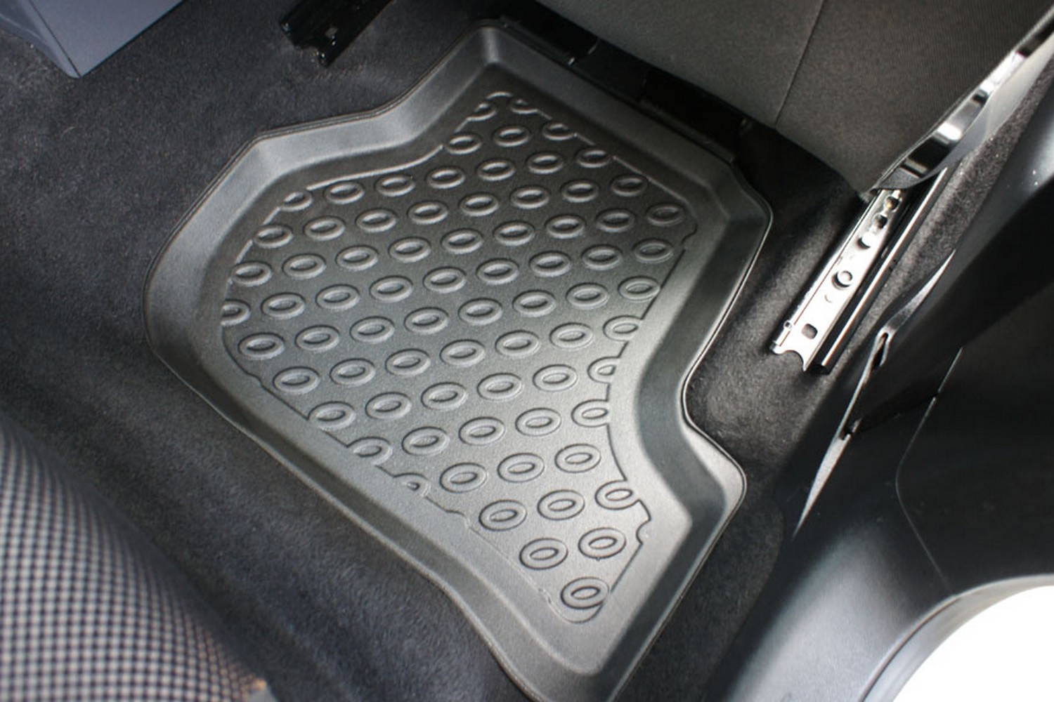 Car mats suitable for Volkswagen Golf V (1K) 2003-2008 3 & 5-door hatchback Cool Liner PE/TPE rubber (VW1GOFM-C) (5) Car mats suitable for Volkswagen Golf V (1K) 2003-2008 3 & 5-door hatchback Cool Liner PE/TPE rubber (VW1GOFM-C) (5)