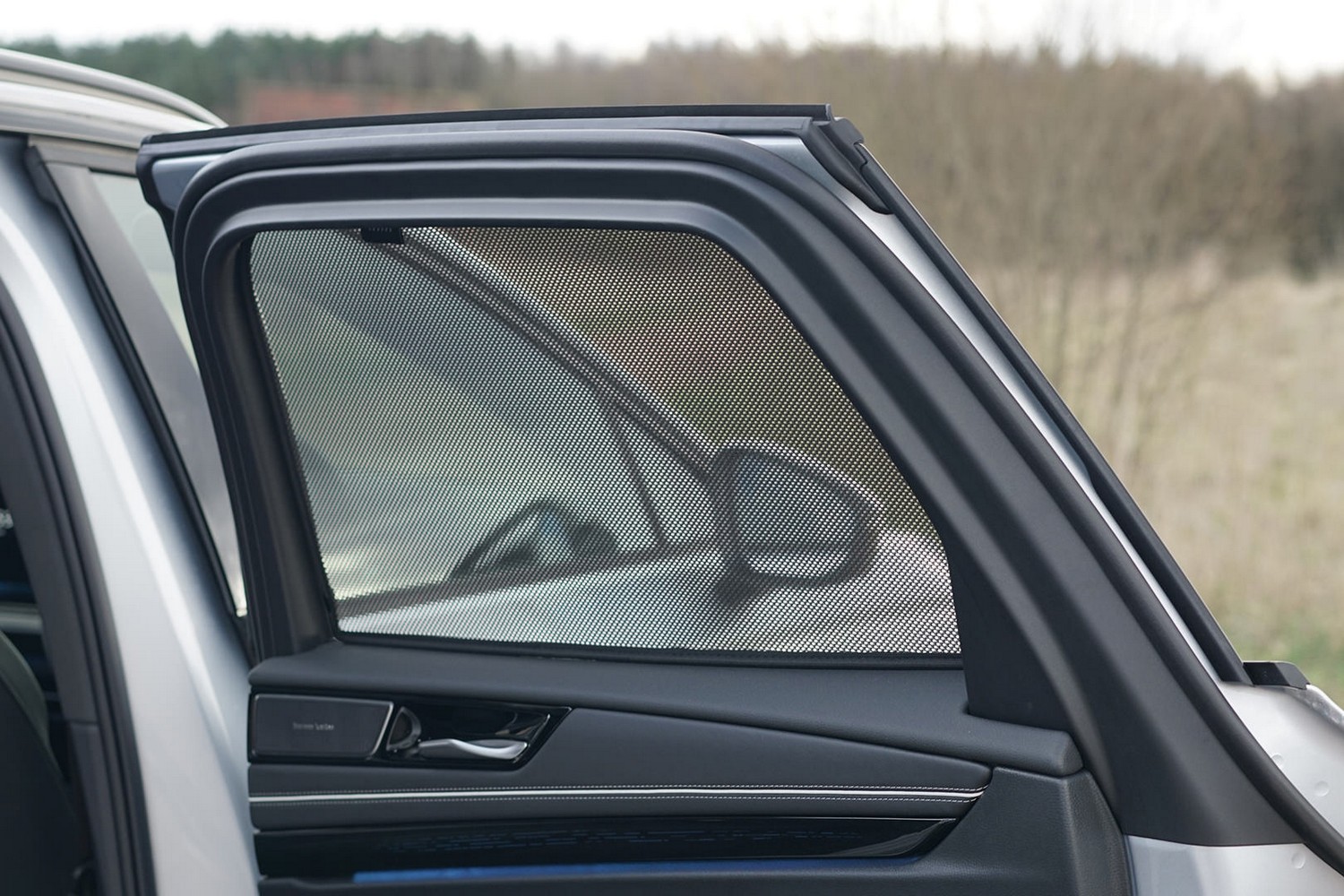Sun shades suitable for Volkswagen ID.7 Tourer 2023-present wagon Car Shades - rear side doors