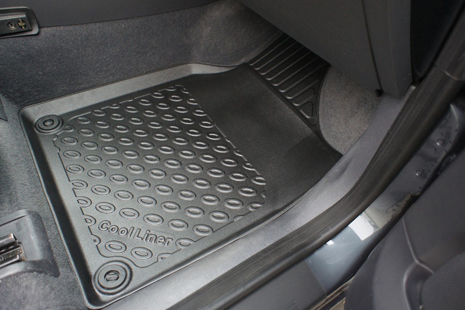 Car mats suitable for Volkswagen Sharan I (7M) 1995-2010 Cool Liner PE/TPE rubber (VW1SHFM-C) (3) Car mats suitable for Volkswagen Sharan I (7M) 1995-2010 Cool Liner PE/TPE rubber (VW1SHFM-C) (3)