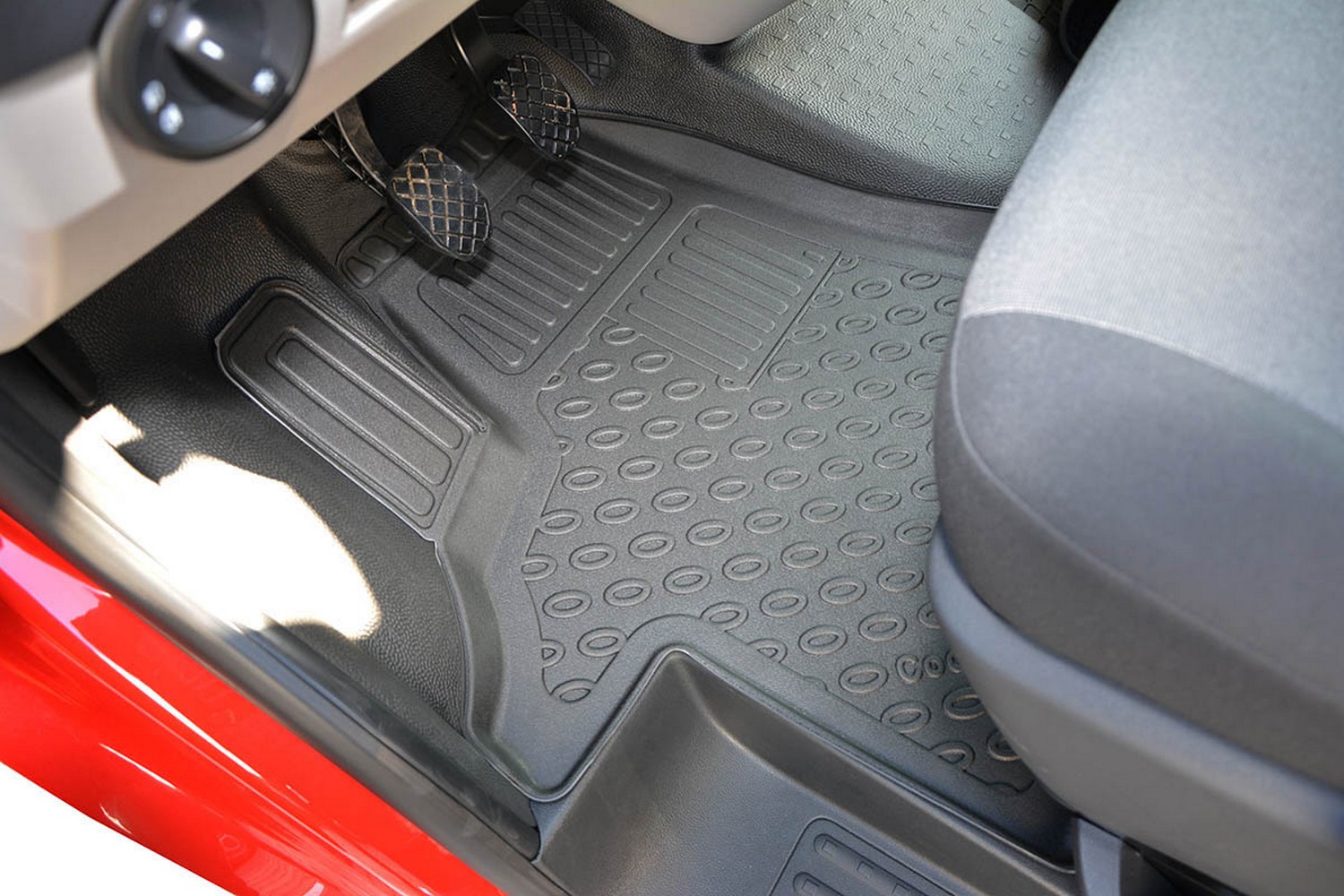Car mats suitable for Volkswagen Transporter T6 2015-present Cool Liner PE/TPE rubber (VW1T6FM-C) (2) Car mats suitable for Volkswagen Transporter T6 2015-present Cool Liner PE/TPE rubber (VW1T6FM-C) (2)