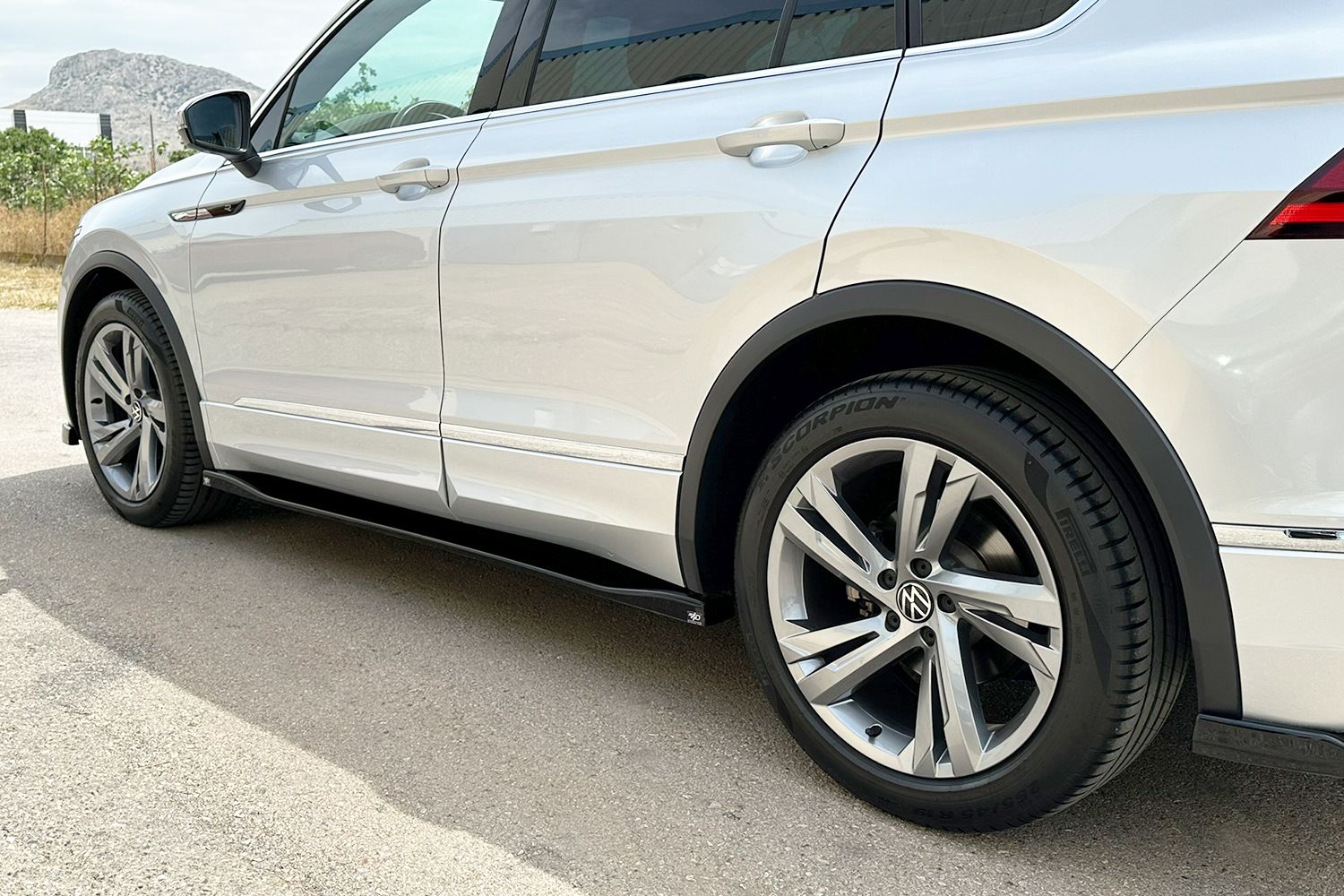 Sideskirts geschikt voor Volkswagen Tiguan II 2020-2024