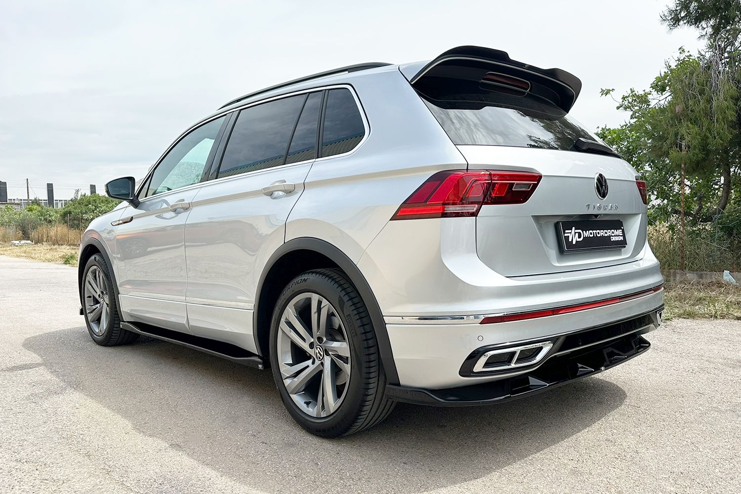 Side skirts suitable for Volkswagen Tiguan II 2020-2024 - painted (3) Side skirts suitable for Volkswagen Tiguan II 2020-2024 - painted (3)