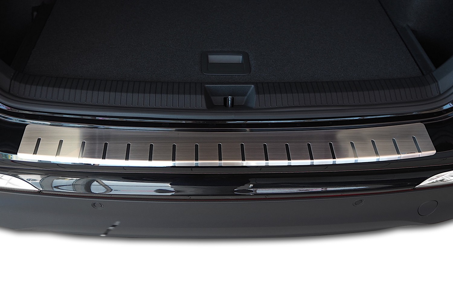 Rear bumper protector suitable for Volkswagen Tayron 2024-present stainless steel brushed Rear bumper protector suitable for Volkswagen Tayron 2024-present stainless steel brushed