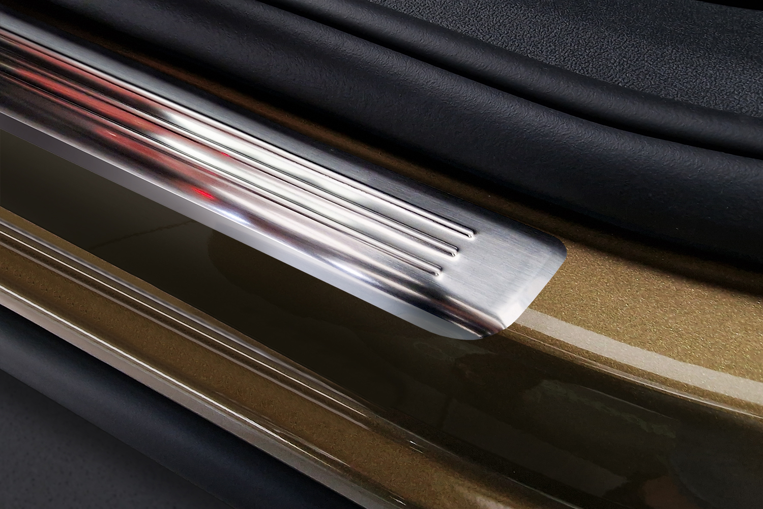 Door sill plates suitable for Volkswagen Tayron 2024-present stainless steel brushed 4 pieces
