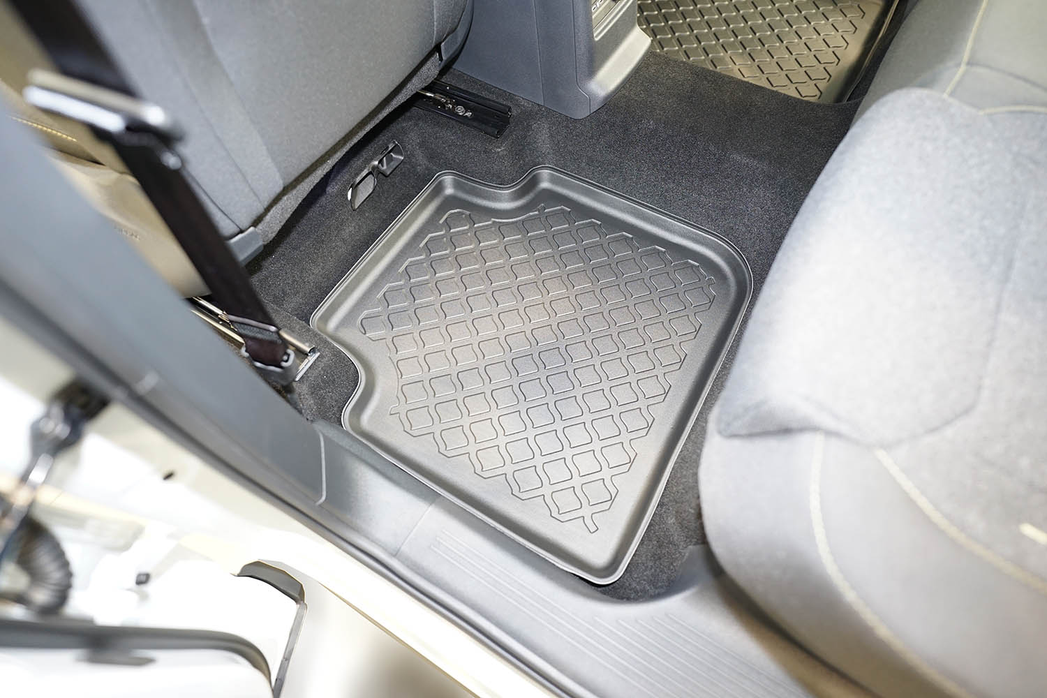 Car mats suitable for Volkswagen Tayron 2024-present Guardliner PE/TPE rubber (VW1TYFM-G) (7) Car mats suitable for Volkswagen Tayron 2024-present Guardliner PE/TPE rubber (VW1TYFM-G) (7)