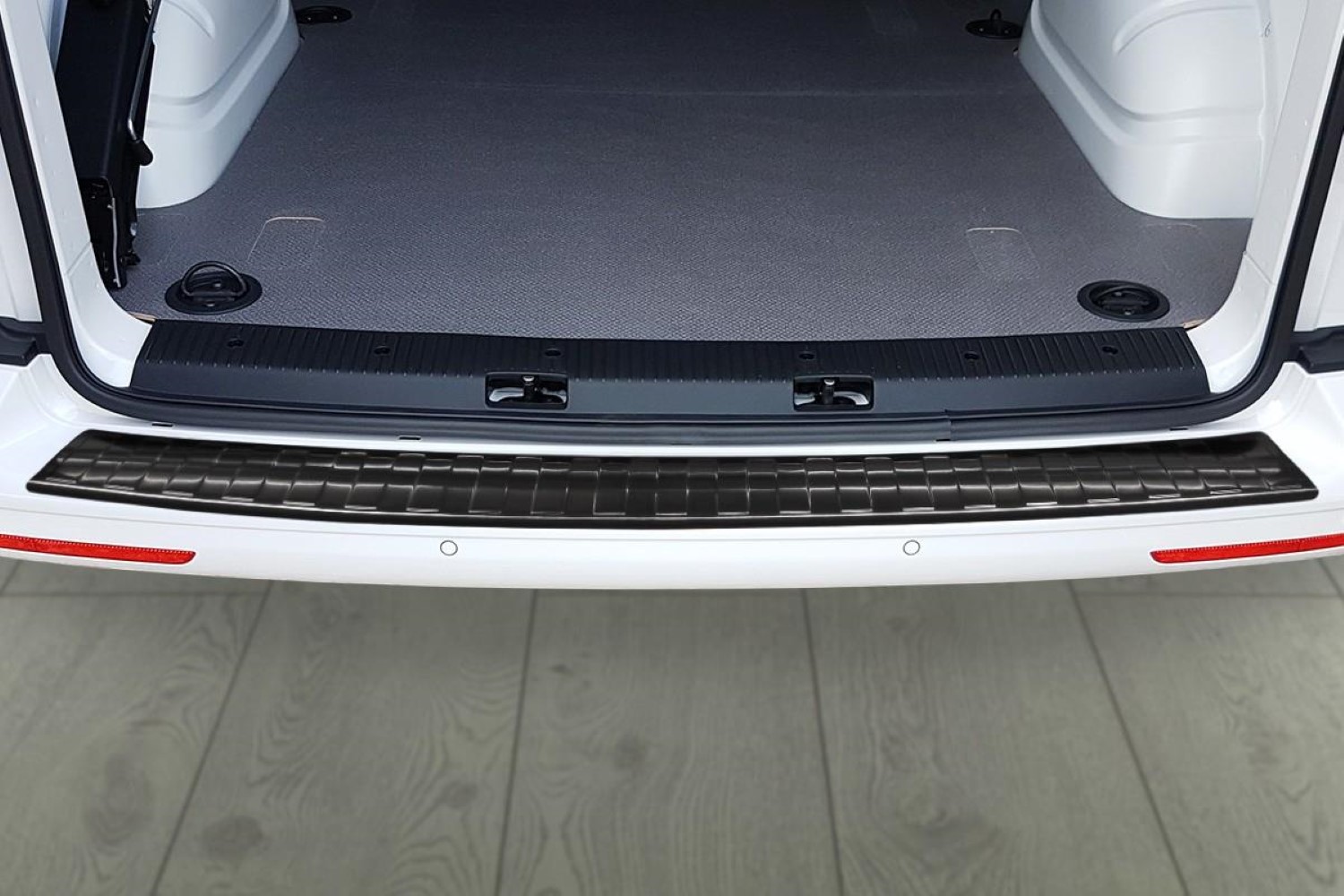 Rear bumper protector Volkswagen Transporter T6 - T6.1 2015-present stainless steel brushed anthracite