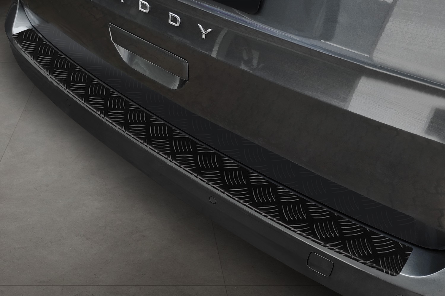 Ladekantenschutz Volkswagen Caddy (SB) 2020-heute Aluminium Riffelblech mattschwarz