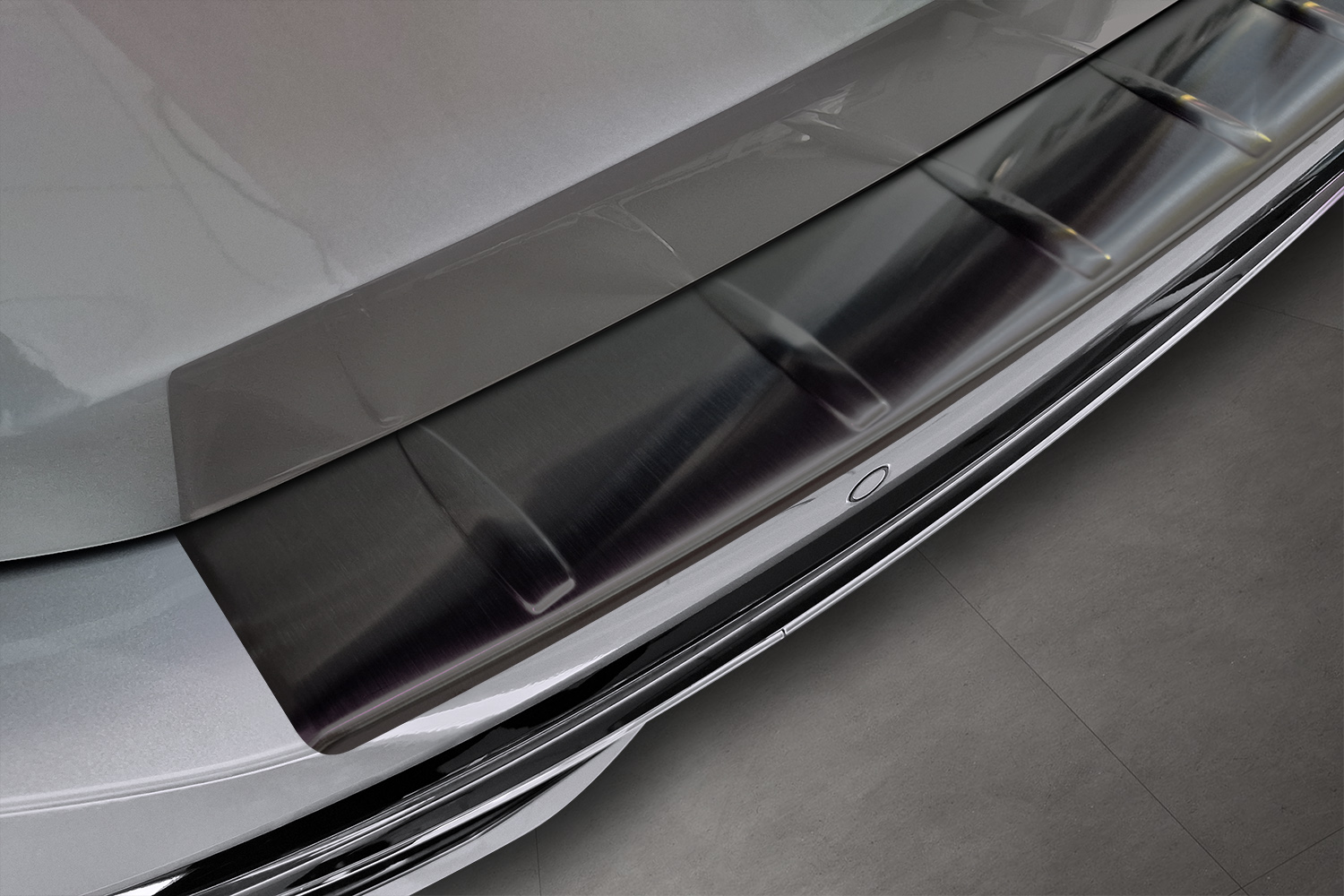 Rear bumper protector suitable for Volkswagen Passat Variant (B9) 2023-present stainless steel brushed anthracite