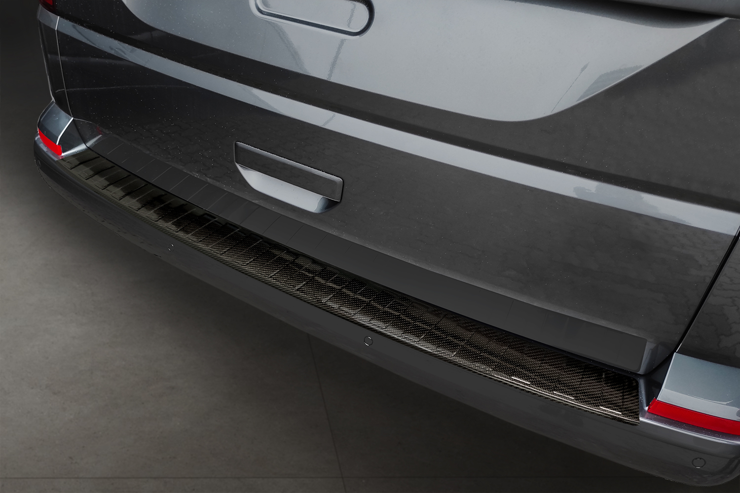 Rear bumper protector Volkswagen Transporter T6 Caravelle carbon CarPartsExpert