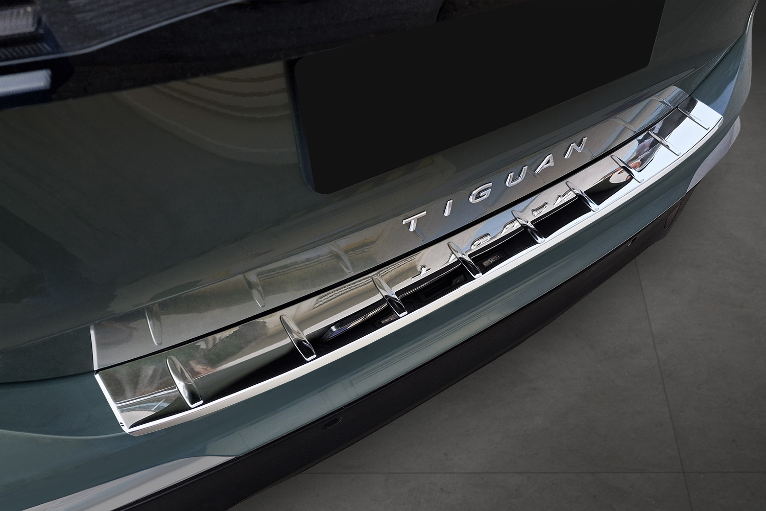 Protection de seuil de coffre Volkswagen Tiguan III 2024-présent acier inox brillant