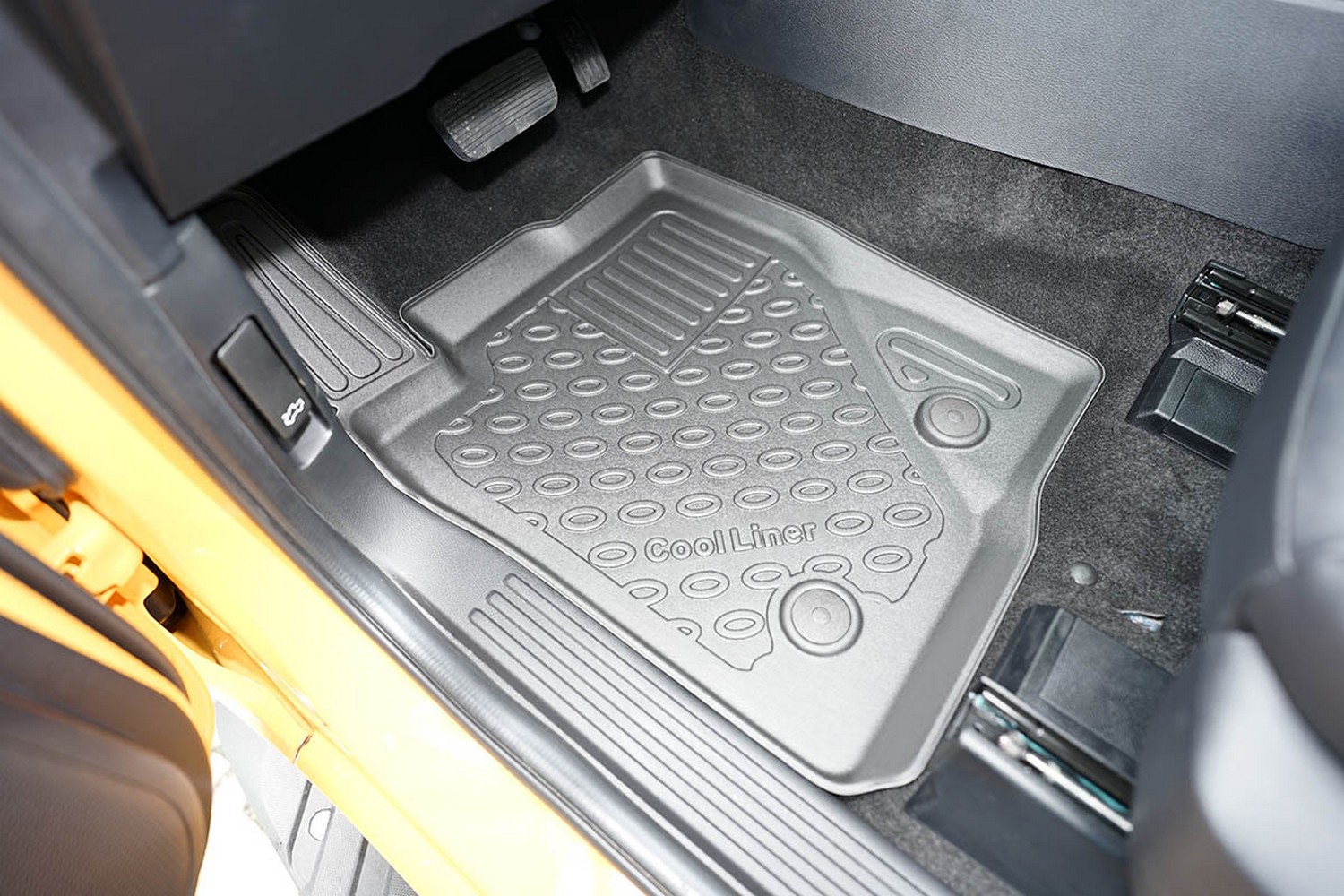Car mats suitable for Volkswagen Amarok II 2023-present pickup Cool Liner PE/TPE rubber (VW2AMFM-C) (2)