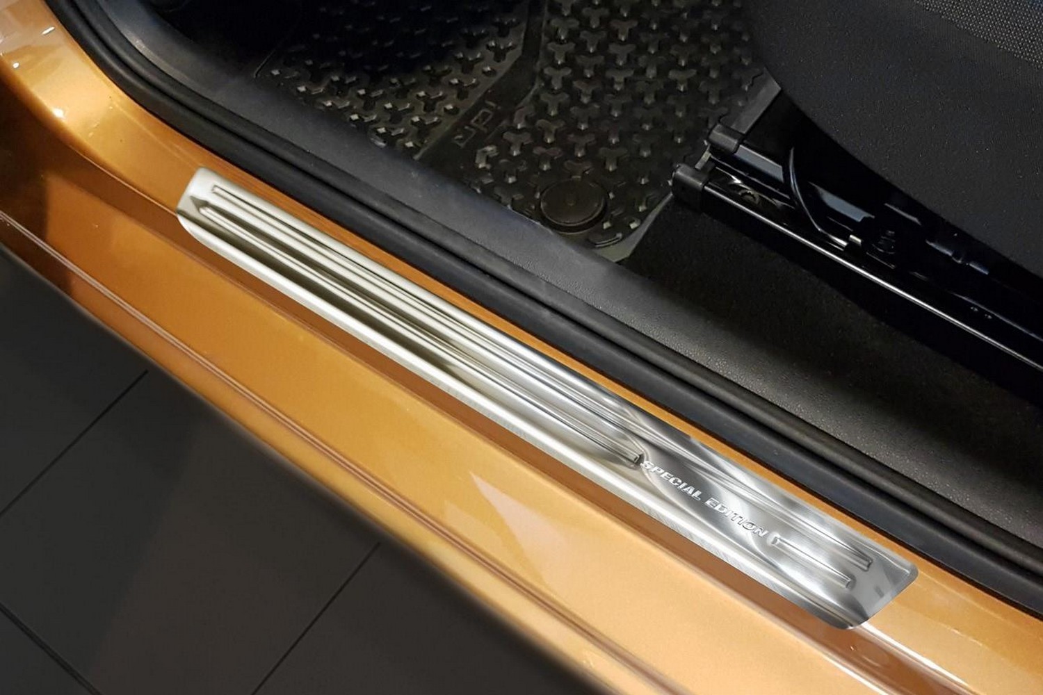 Instaplijsten Volkswagen Golf VII Sportsvan (5G) 2014-2020 RVS geborsteld 4-delig
