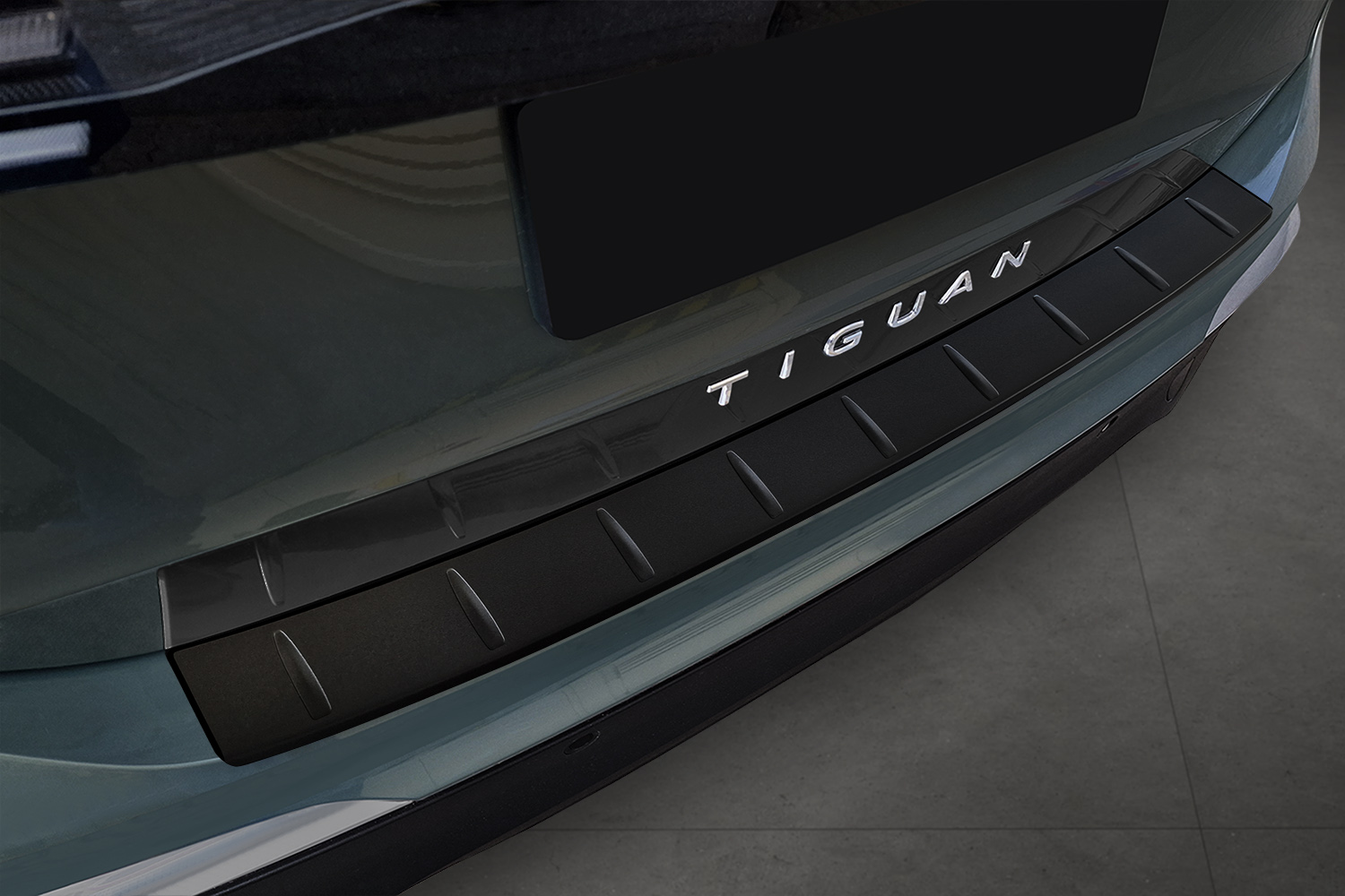 Protection de seuil de coffre Volkswagen Tiguan III 2024-présent acier inox noir mat