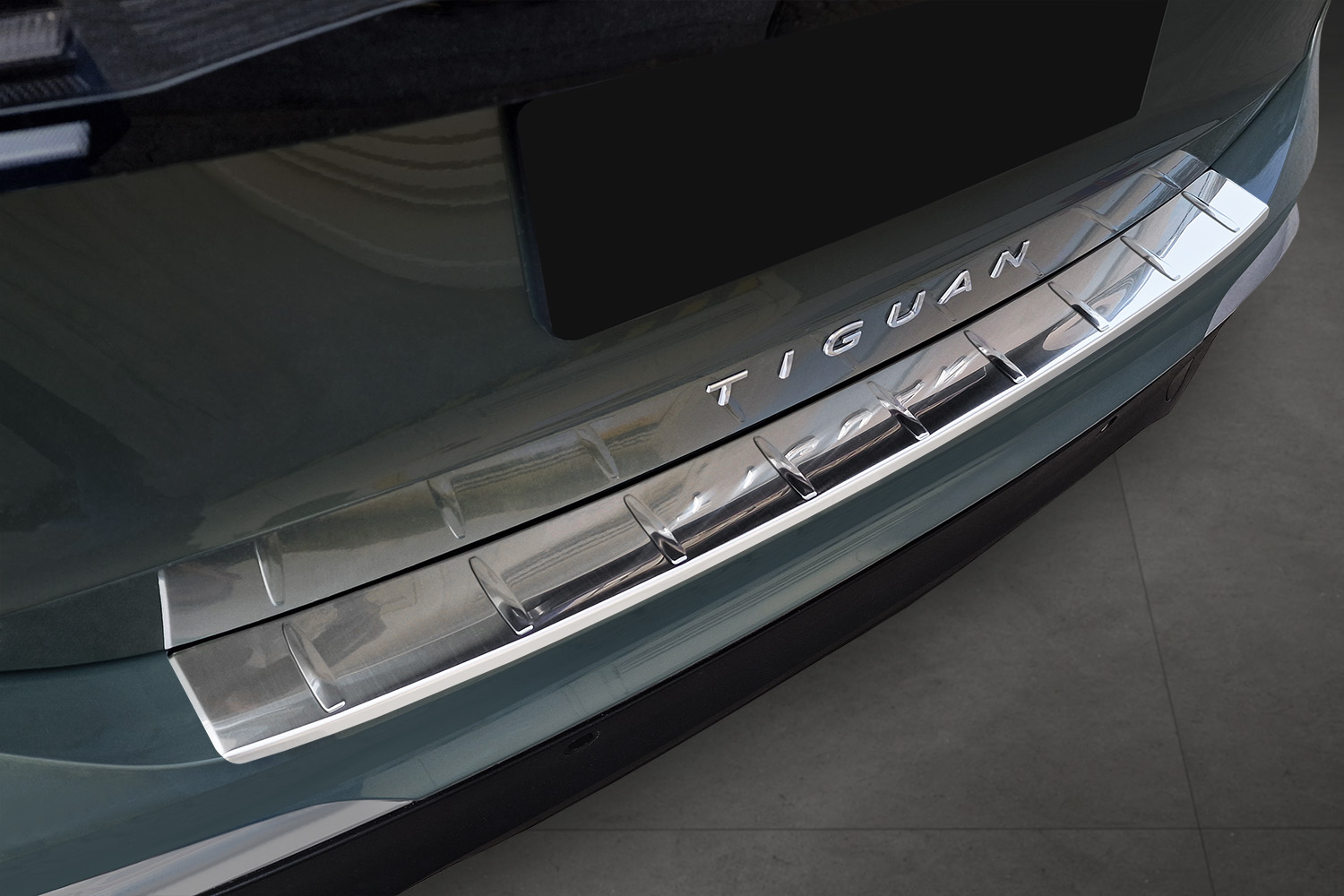 Rear bumper protector Volkswagen Tiguan III 2024-present stainless steel brushed