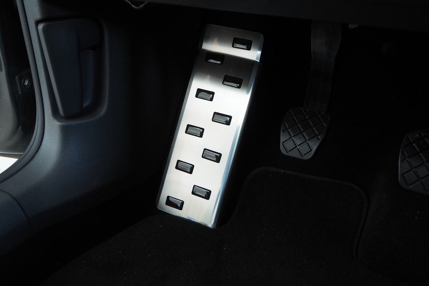 Foot rest trim suitable for Volkswagen Golf VII (5G) 2012-2020 5-door hatchback stainless steel brushed