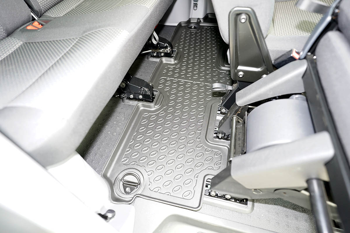 Fußmatten passend für Volkswagen Transporter T6 - T6.1 2015-heute Cool Liner PE/TPE Gummi