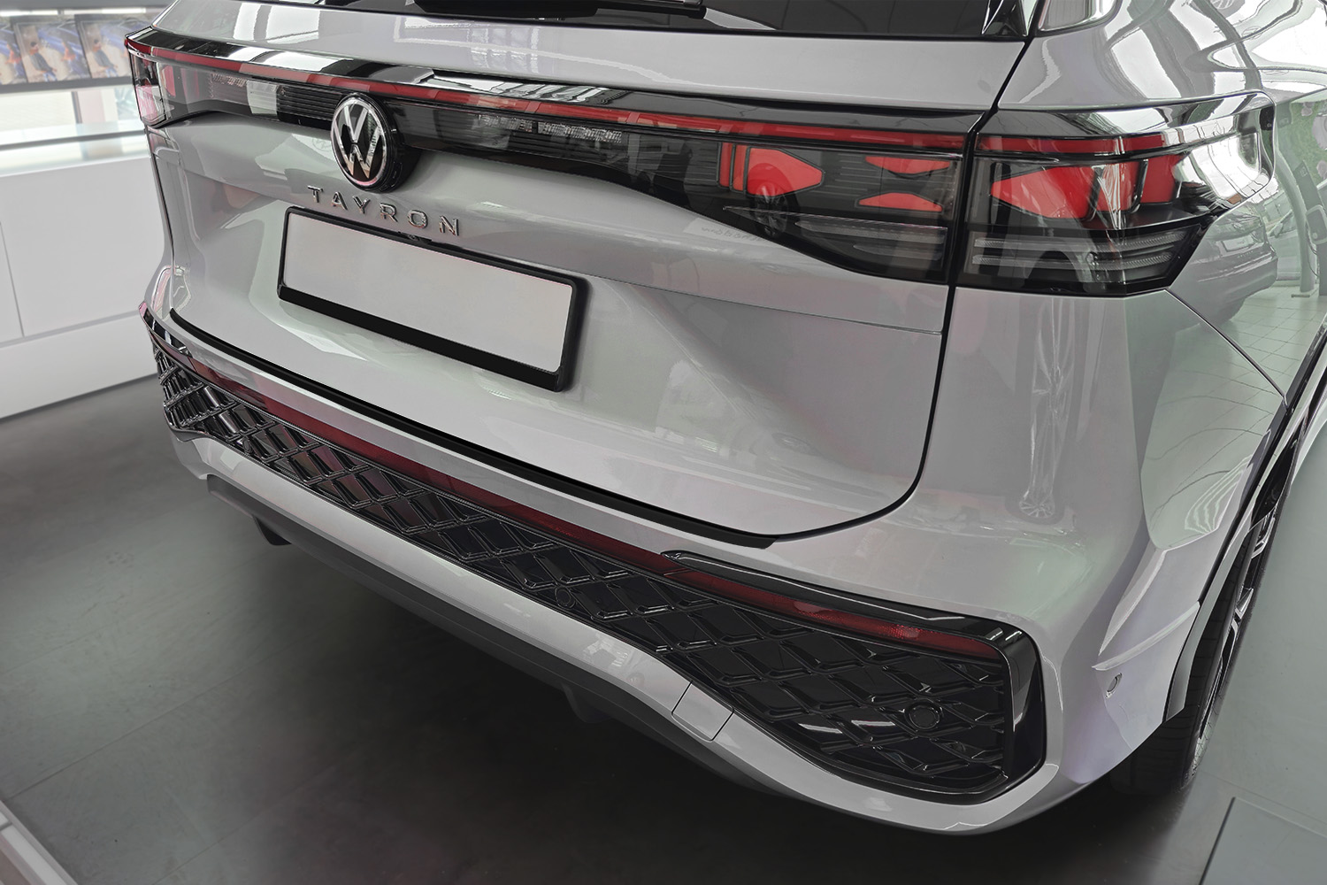 Rear bumper protector suitable for Volkswagen Tayron 2024-present stainless steel matt black (4)