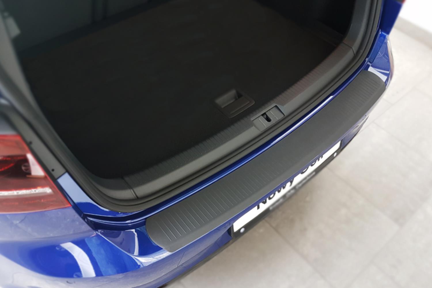 Volkswagen Golf VII (5G) 2012-present rear bumper protector PU (VW41GOBP) (2) Volkswagen Golf VII (5G) 2012-present rear bumper protector PU (VW41GOBP) (2)