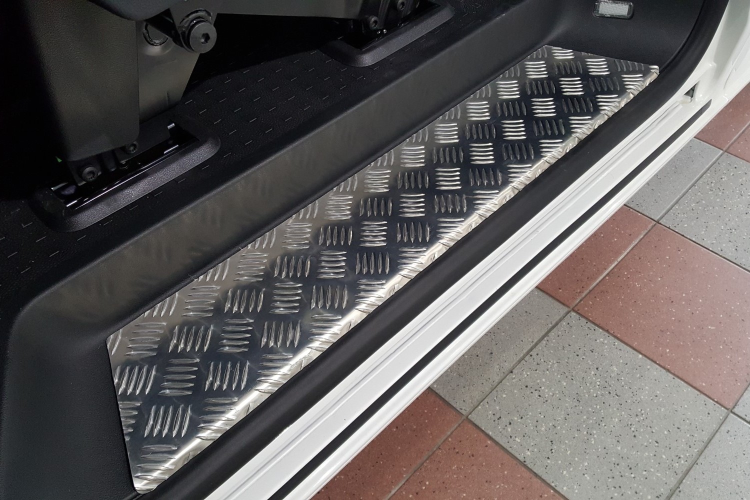 Inner door sill plates suitable for Volkswagen Transporter T6 - T6.1 2015-present aluminium diamond plate - sliding door