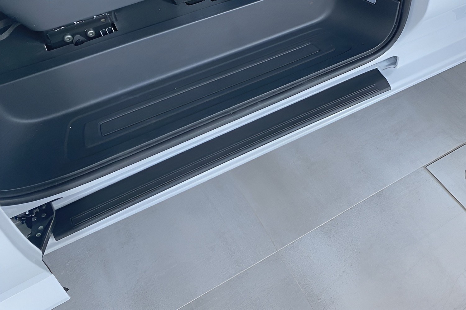 Door sill plates suitable for Volkswagen Transporter T7 2024-present PU 2 pieces; Incl. Caravelle T7