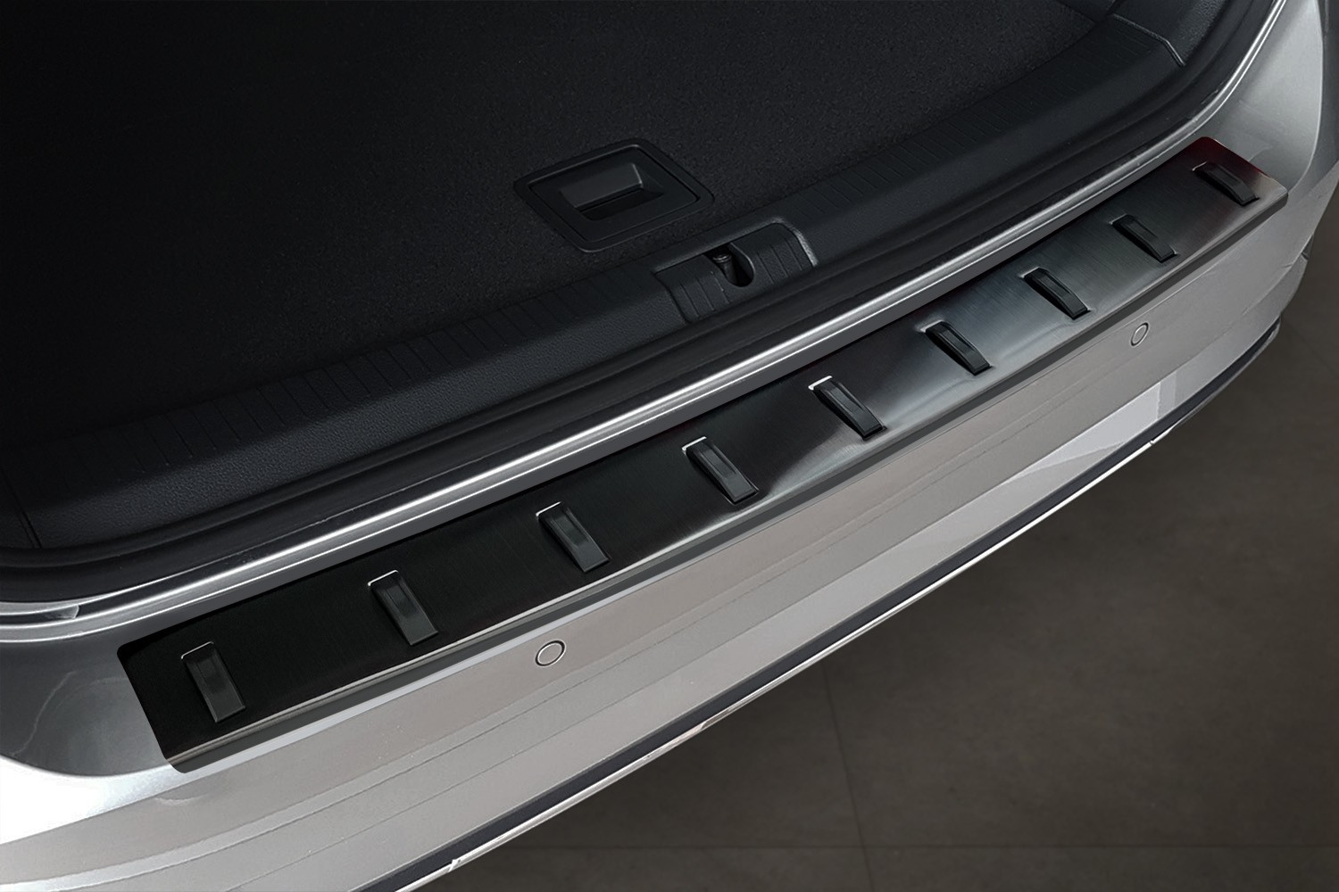 Rear bumper protector Volkswagen Golf VII Variant (5G) 2013-2017 wagon stainless steel anthracite - Strong (4)