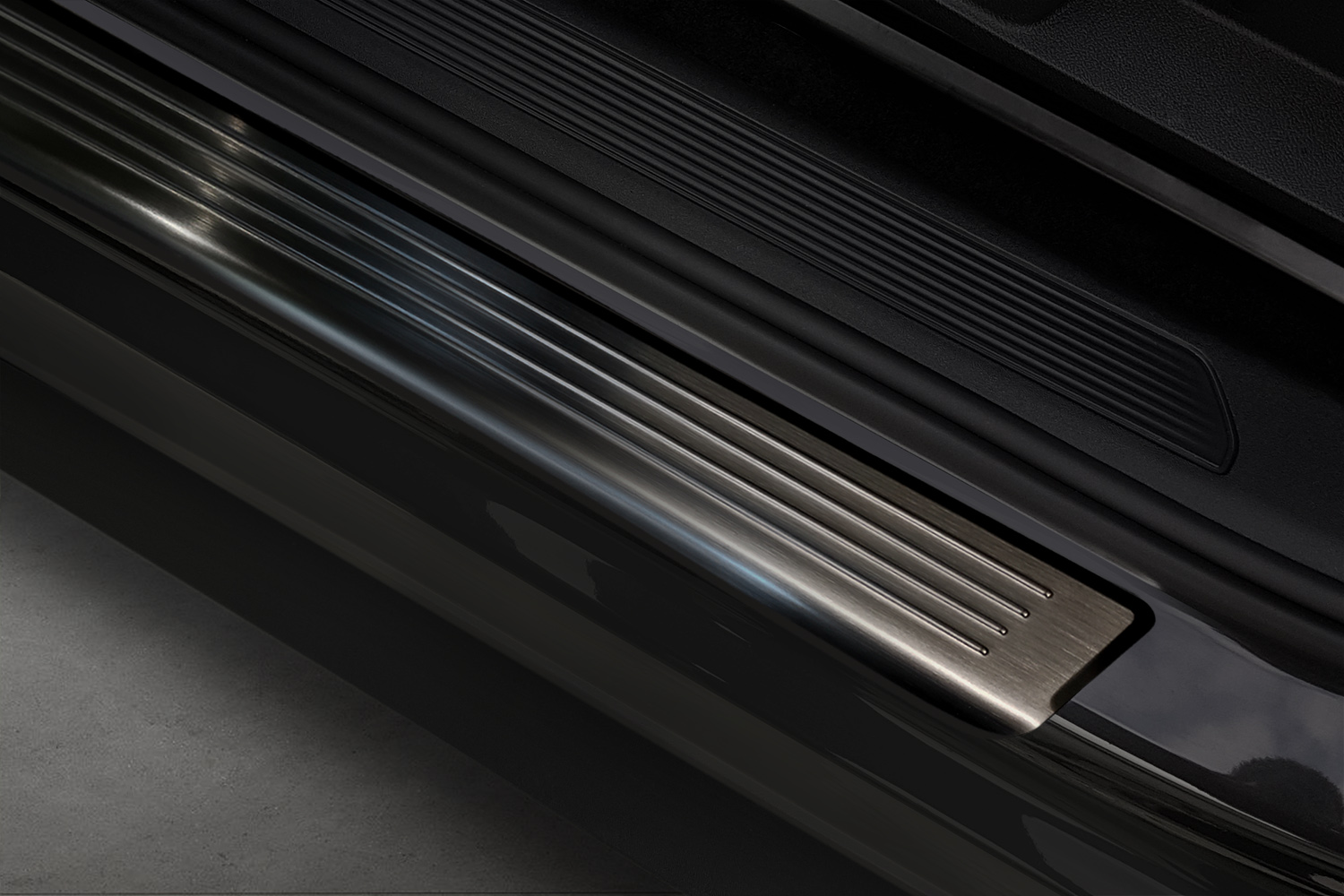 Door sill plates suitable for Volkswagen ID.3 2019-present 5-door hatchback stainless steel brushed anthracite 4 pieces