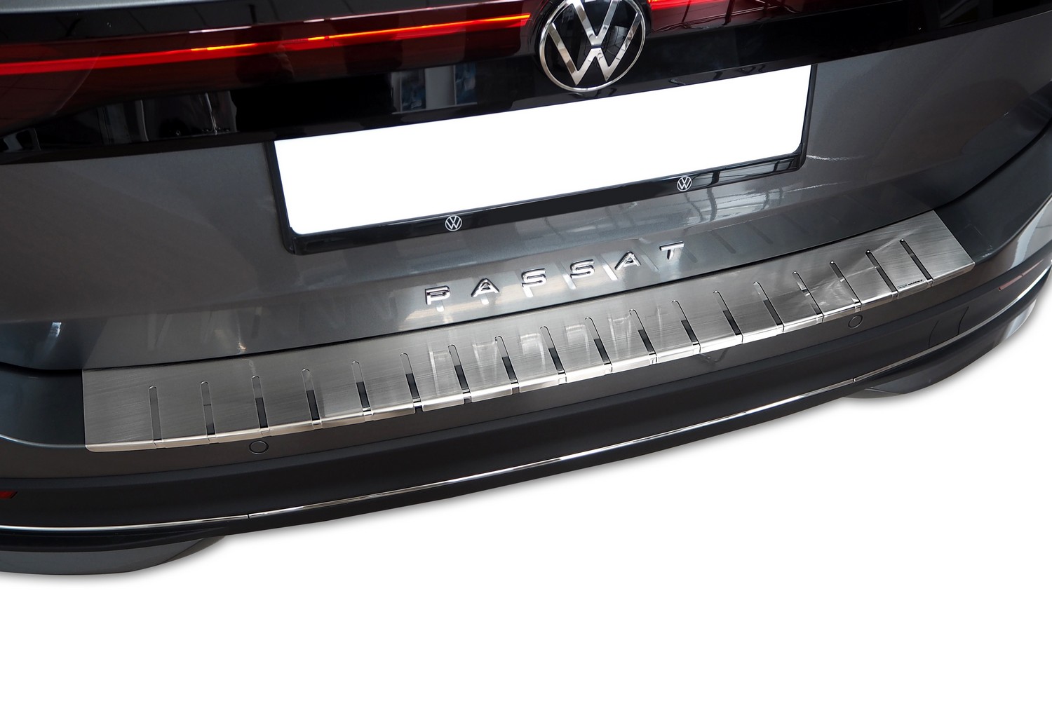 Rear bumper protector suitable for Volkswagen Passat Variant (B9) 2023-present wagon stainless steel brushed