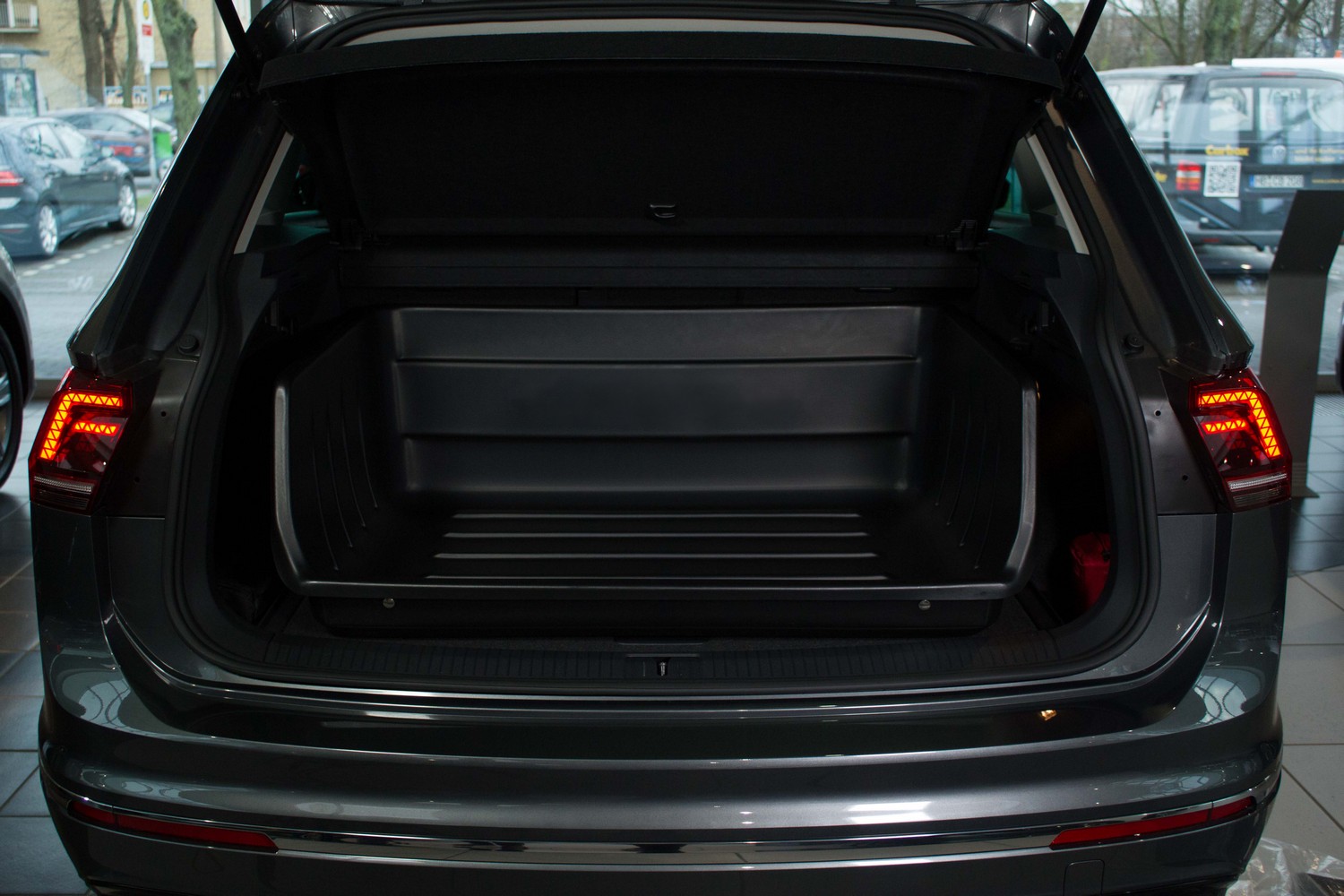 Cubeta maletero compatible con Volkswagen Tiguan II Allspace 2017-2024 Boot-Guard 106 x 90 x 33 cm