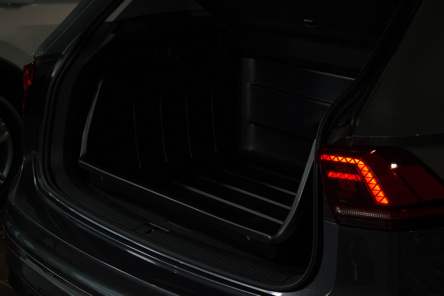 Boot liner suitable for Volkswagen Tiguan II Allspace 2017-2024 Boot-Guard 106 x 90 x 33 cm (VW7TIBG) (3)