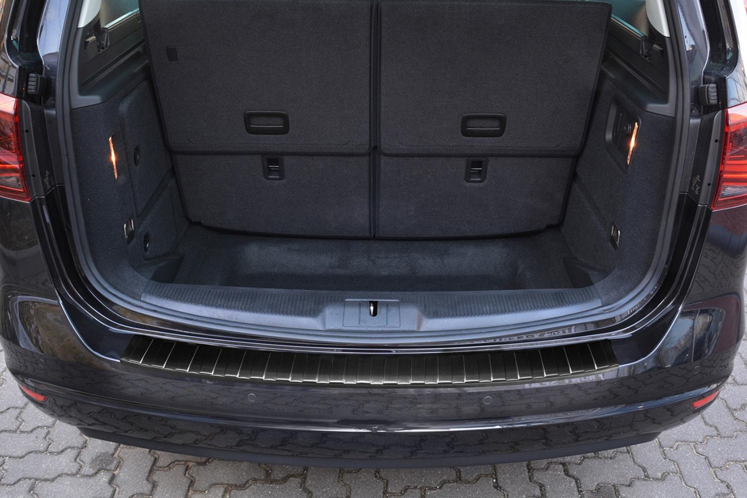 Volkswagen Sharan II (7N) 2010-> rear bumper protector stainless steel black (VW8SHBP) (2)