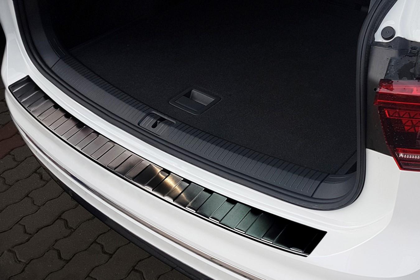 Volkswagen Tiguan II 2015-&#62; rear bumper protector stainless steel black (VW8TIBP) (1)
