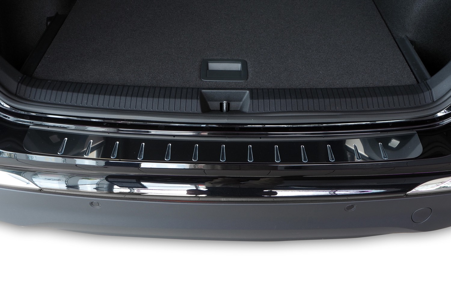 Rear bumper protector suitable for Volkswagen Tayron 2024-present stainless steel high gloss (2) Rear bumper protector suitable for Volkswagen Tayron 2024-present stainless steel high gloss (2)